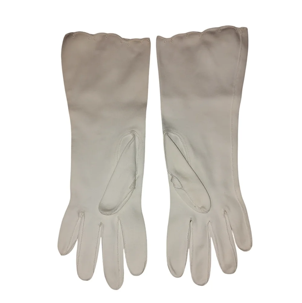 Elegant Vintage 1970s White Embroidered Women's Gloves